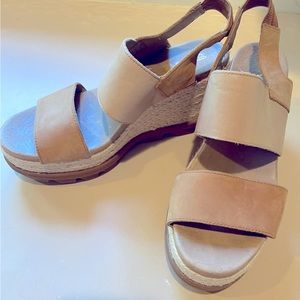 Women’s 8.5 Sorel Wedge Sandal